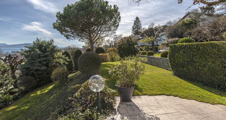 Propriété avec magnifique vue sur le lac, les Alpes et le Mont-Blanc image 4