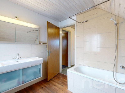 Ihr Familientraum an ruhiger Lage mit Bauland image 8