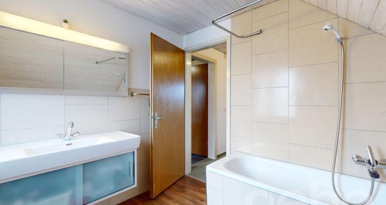 Ihr Familientraum an ruhiger Lage mit Bauland image 8