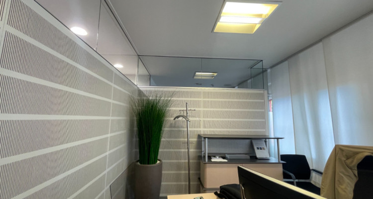 Arcade / Bureau à louer   image 6