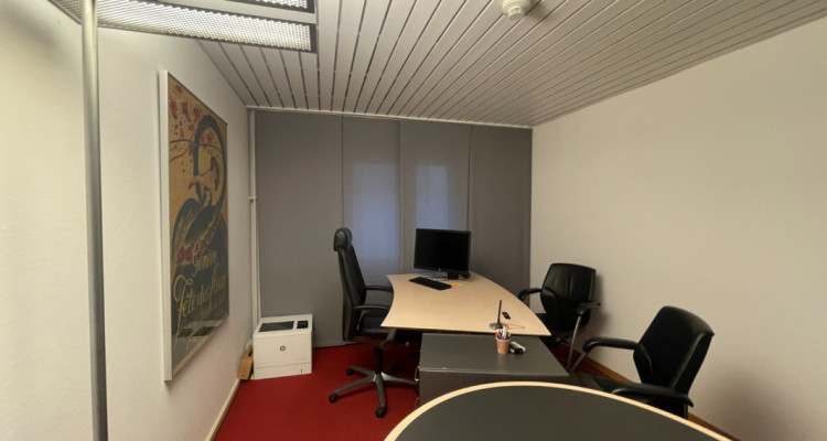 Arcade / Bureau à louer   image 8
