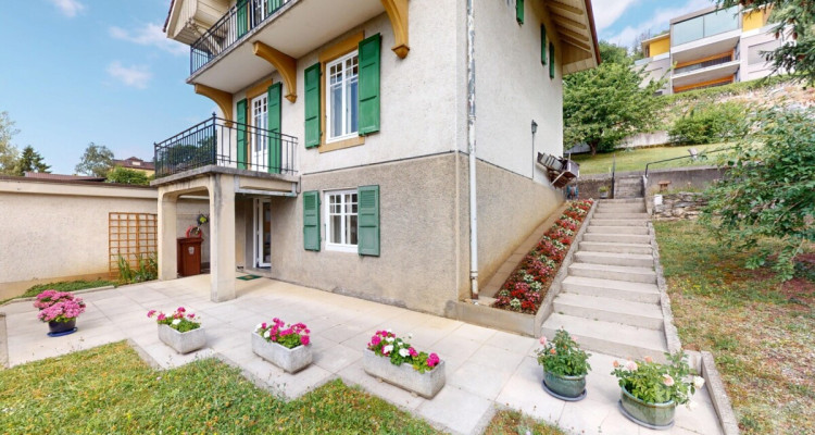 Maison vue lac - grand jardin - à deux pas des commerces image 11