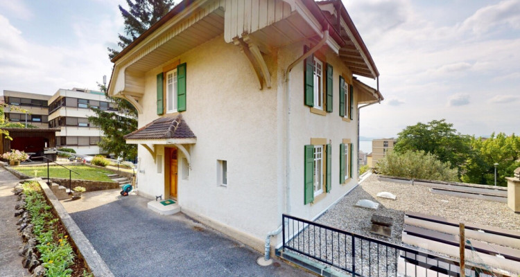 Maison vue lac - grand jardin - à deux pas des commerces image 12