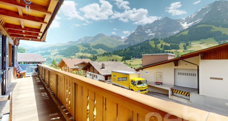 Sonnige Chalet-Wohnung mit Bergpanorama an zentraler Lage image 1