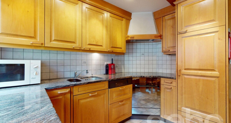 Sonnige Chalet-Wohnung mit Bergpanorama an zentraler Lage image 7