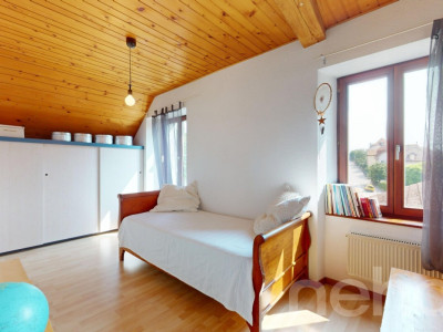 Grande Maison de deux appartements + Bureaux et garages indépendants image 7