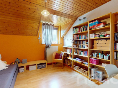 Grande Maison de deux appartements + Bureaux et garages indépendants image 8