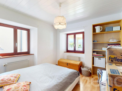 Grande Maison de deux appartements + Bureaux et garages indépendants image 11