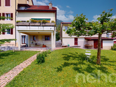 Grande Maison de deux appartements + Bureaux et garages indépendants image 12