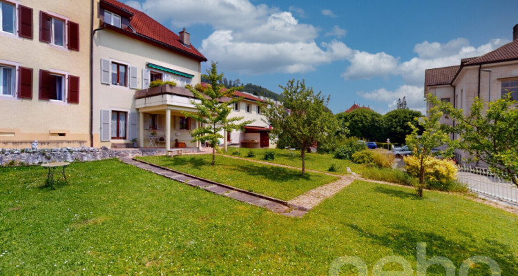 Grande Maison de deux appartements + Bureaux et garages indépendants image 3