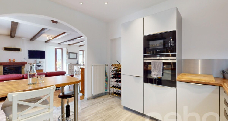 Grande Maison de deux appartements + Bureaux et garages indépendants image 5