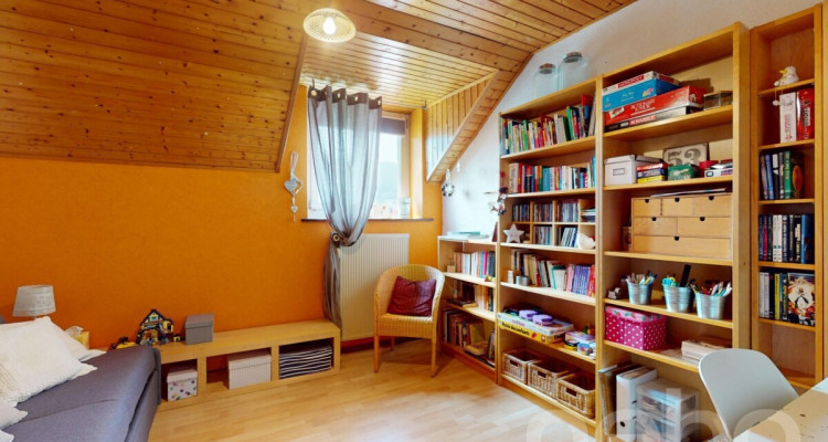 Grande Maison de deux appartements + Bureaux et garages indépendants image 8