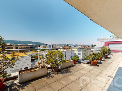 Zentrale 3.5-Zimmer-Attikawohnung mit Fernsicht image 2