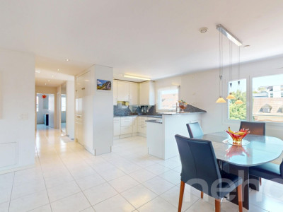 Zentrale 3.5-Zimmer-Attikawohnung mit Fernsicht image 1