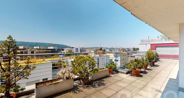 Zentrale 3.5-Zimmer-Attikawohnung mit Fernsicht image 2