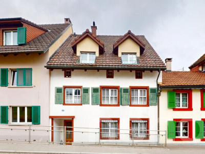 Einfamilienhaus mit Ausbaupotenzial im Zentrum von Langenbruck image 2