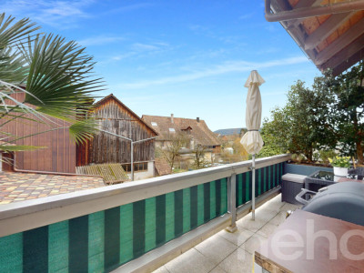 Sonnige 4.5-Zimmer Wohnung inklusive Parkplatz image 3