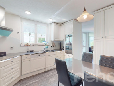 Wunderschönes EFH mit 250m2 Wohnfläche, Pool, Spa und Wintergarten image 7