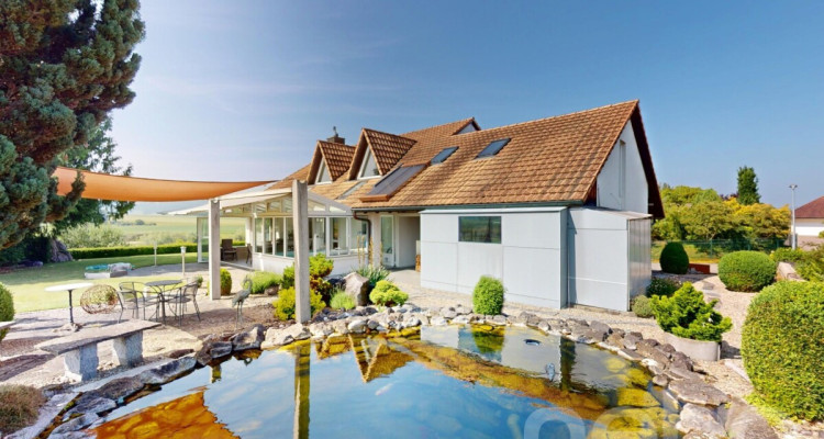 Wunderschönes EFH mit 250m2 Wohnfläche, Pool, Spa und Wintergarten image 1