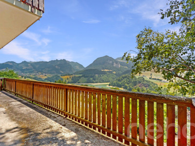 Vue panoramique et charme authentique: Un chalet à réinventer image 3