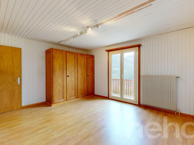 Vue panoramique et charme authentique: Un chalet à réinventer image 11