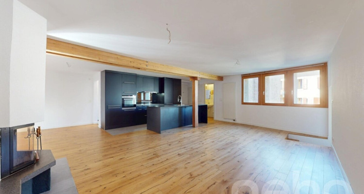 Exclusif: Appartement triplex de 5.5 pièces avec garage image 1