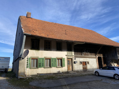 Ferme fribourgeoise à rénover avec un potentiel de construction exceptionnel ! image 3