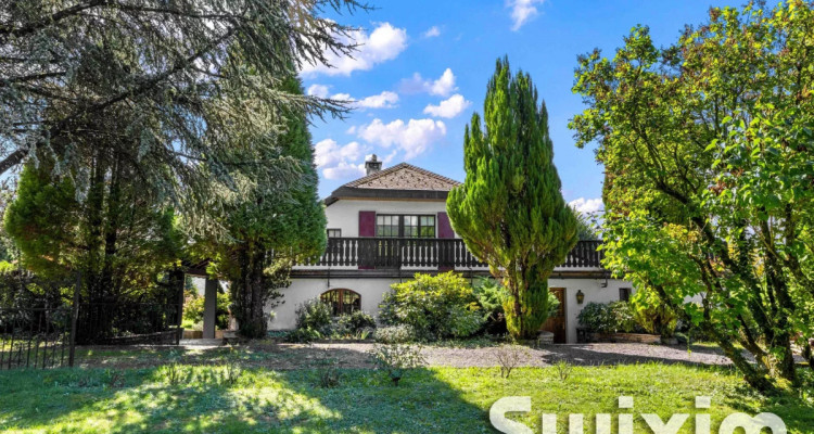 Exclusivité ! Grande maison familiale dans son écrin de verdure ! image 5