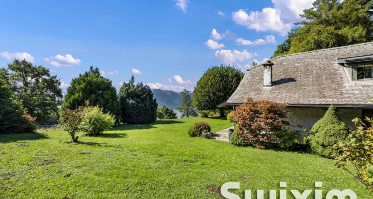 Exclusivité ! Grande maison familiale dans son écrin de verdure ! image 1