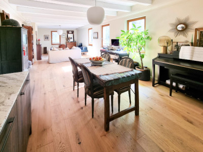 À vendre – Élégant duplex rénové avec jardin privatif à Presinge image 2