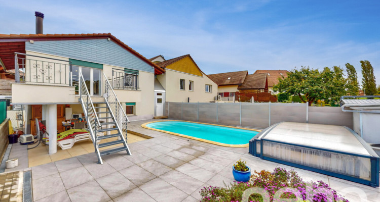 Villa jumelle avec piscine et appartement indépendant image 1