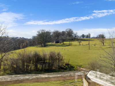 Maison de caractère avec logement indépendant à Chavannes-le-Chêne image 2