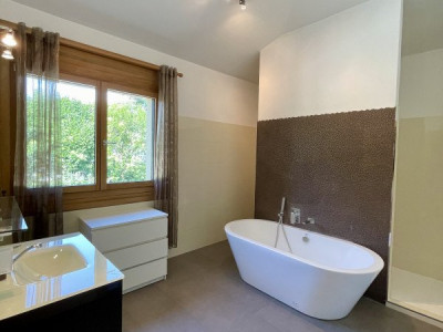 For Rent: Luxury modern half-furnished villa in a quiet and green setting. image 12