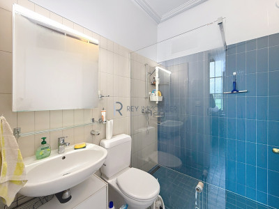 Chambre meublée image 6