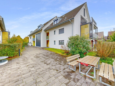 Sehr gepflegte 2.5-Zimmer Wohnung mit gedecktem Balkon an ruhiger Lage image 2