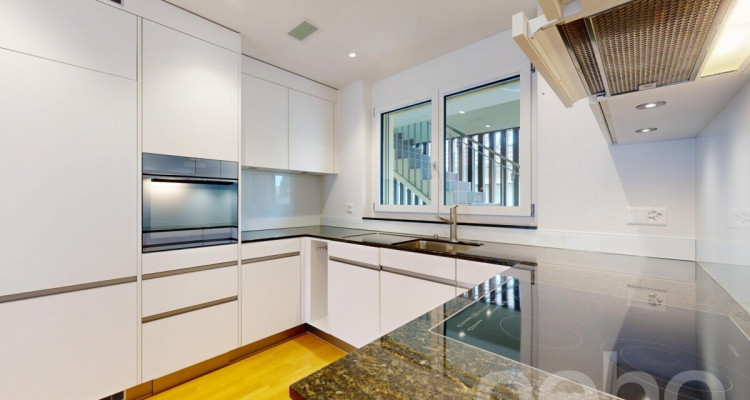 Sehr gepflegte 2.5-Zimmer Wohnung mit gedecktem Balkon an ruhiger Lage image 4