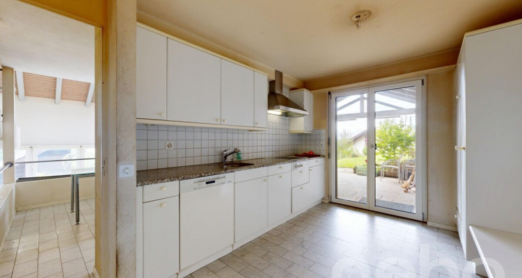 7-Zimmer-Einfamilienhaus an ruhiger Lage mit Garten und Weitblick image 7