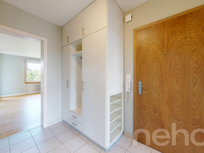 Modern renovierte 3.5-Zimmer-Wohnung mit Weitblick ins Grüne in Basel image 9
