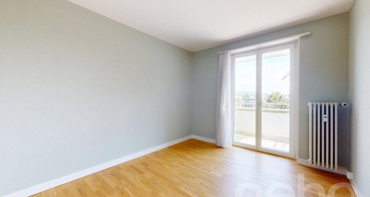 Modern renovierte 3.5-Zimmer-Wohnung mit Weitblick ins Grüne in Basel image 10