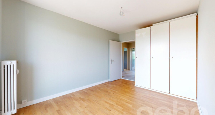 Modern renovierte 3.5-Zimmer-Wohnung mit Weitblick ins Grüne in Basel image 11