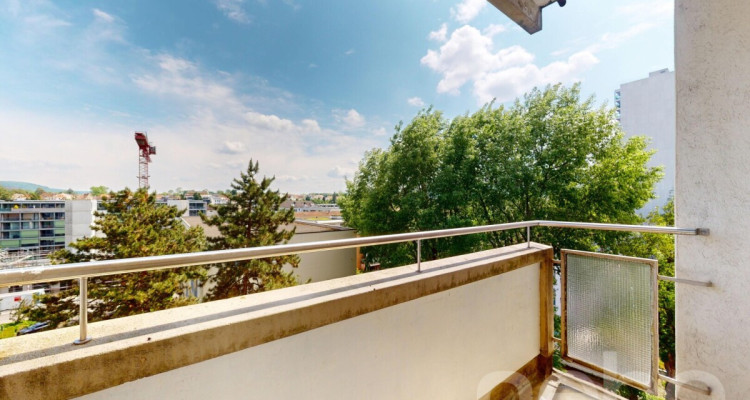 Modern renovierte 3.5-Zimmer-Wohnung mit Weitblick ins Grüne in Basel image 12