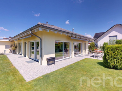 Elegantes Einfamilienhaus mit gepflegtem Garten und Einliegerwohnung image 2