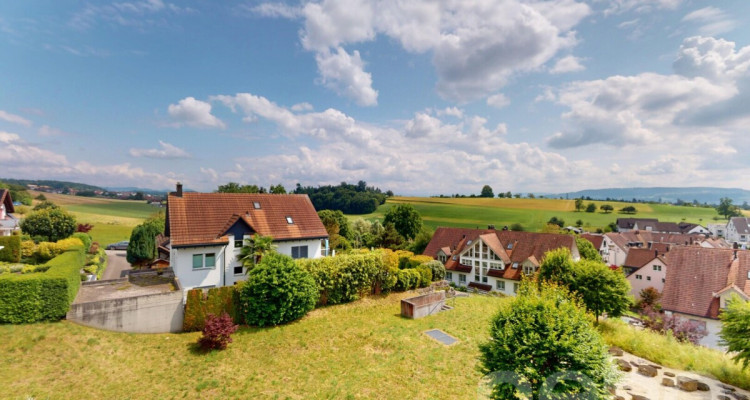 Aussergewöhnliche Wohnung mit gehobenem Wohnambiente image 8