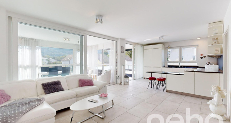 Moderne 3.5-Zimmer-Wohnung mit grossem Wintergarten und Balkon image 2