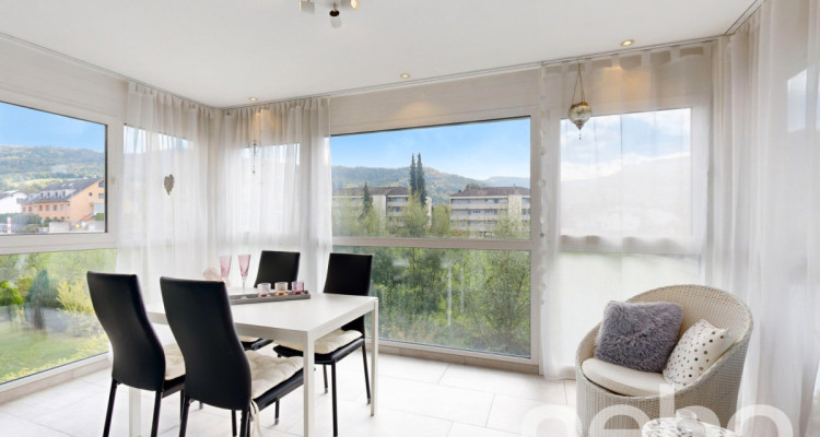 Moderne 3.5-Zimmer-Wohnung mit grossem Wintergarten und Balkon image 4