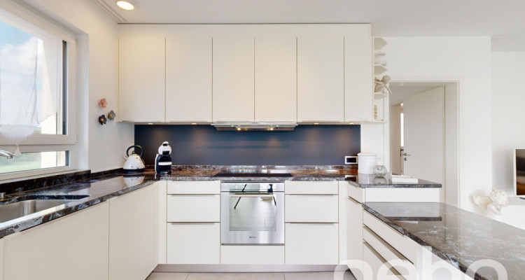 Moderne 3.5-Zimmer-Wohnung mit grossem Wintergarten und Balkon image 5