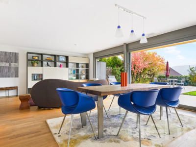 Exklusive Doppelhaushälfte mit Garten und Weitblick in Reinach image 5