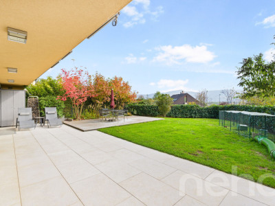 Exklusive Doppelhaushälfte mit Garten und Weitblick in Reinach image 4