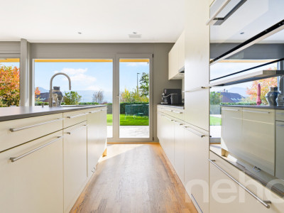 Exklusive Doppelhaushälfte mit Garten und Weitblick in Reinach image 7