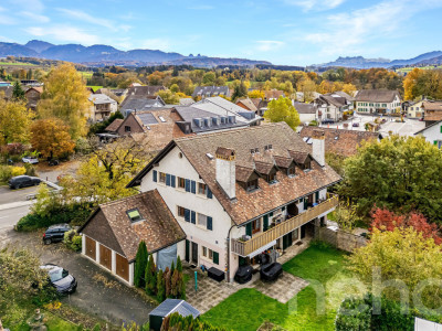 Charmant immeuble avec grange, garde-meuble et local commercial image 2